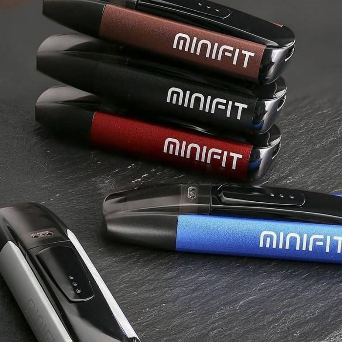 Çok renkli Justfog Minifit Pod Mod elektronik sigara çeşitleri.